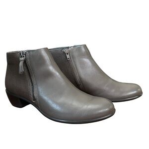 Ecco Leather Ankle Bootie Taupe Gray Double Zipper Women’s 38/7.5 Mixed Pattern